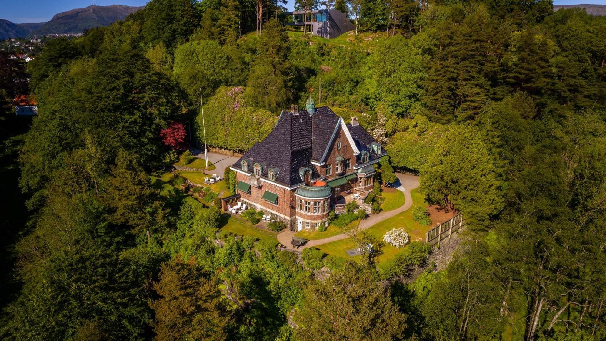 Unique Victorian Villa With Private Coastline Берген Екстериор снимка